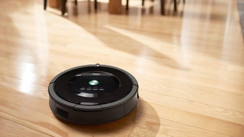 Cover image for the article "How to Use Your Roomba: Tips for Efficient Cleaning"